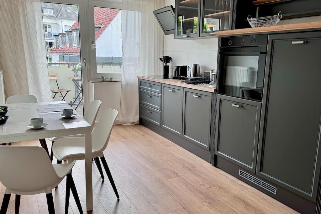 Apartment 15 Minuten Fussweg Zum Stadion Und Privatparkplatz *