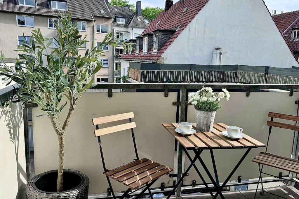 15 Minuten Fussweg Zum Stadion Und Privatparkplatz