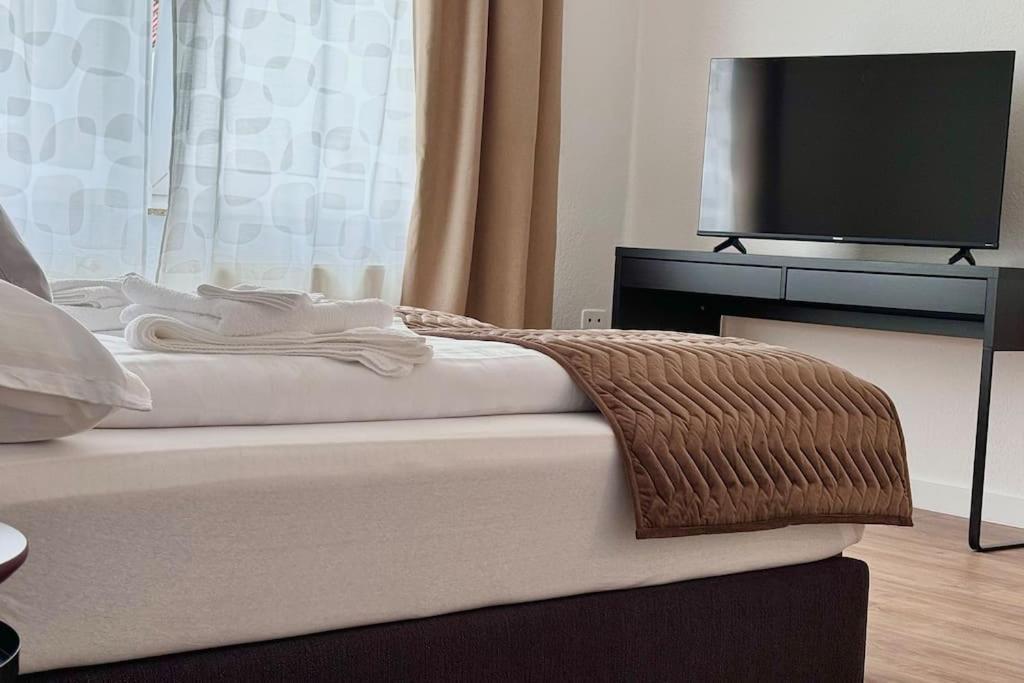 Apartment 15 Minuten Fussweg Zum Stadion Und Privatparkplatz *