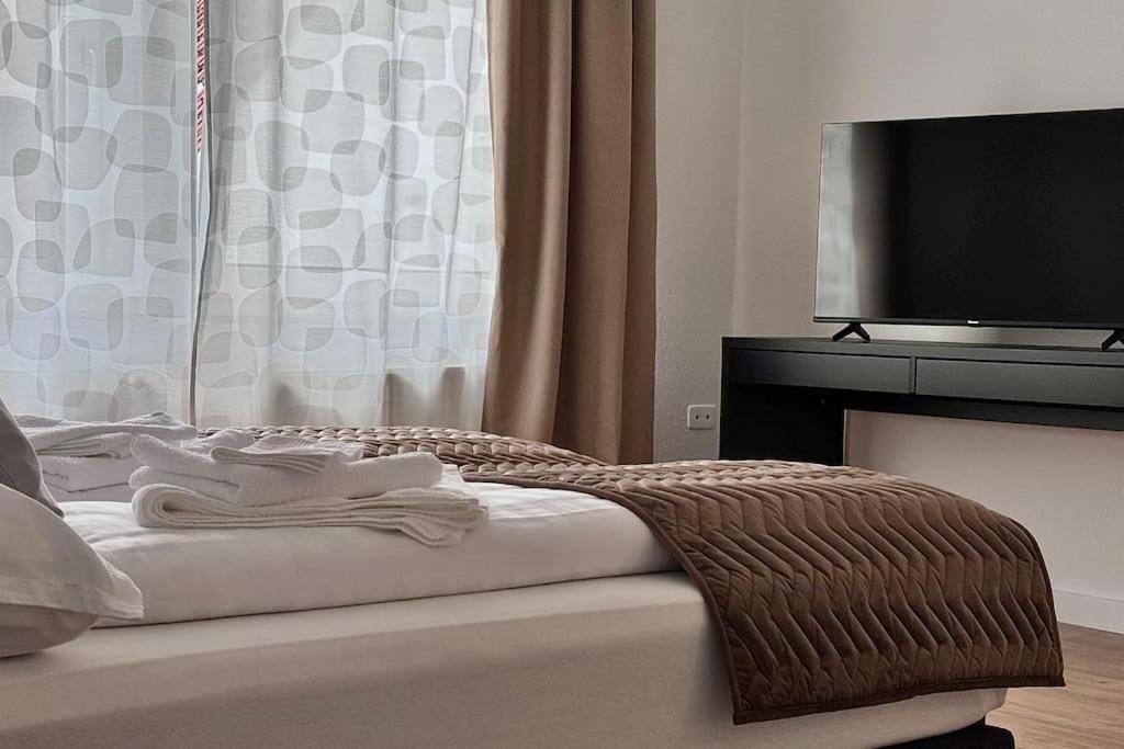 Apartment 15 Minuten Fussweg Zum Stadion Und Privatparkplatz