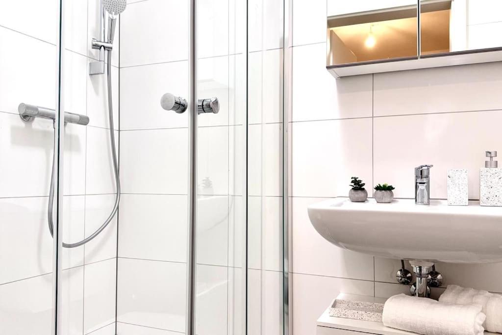 Apartment 15 Minuten Fussweg Zum Stadion Und Privatparkplatz *
